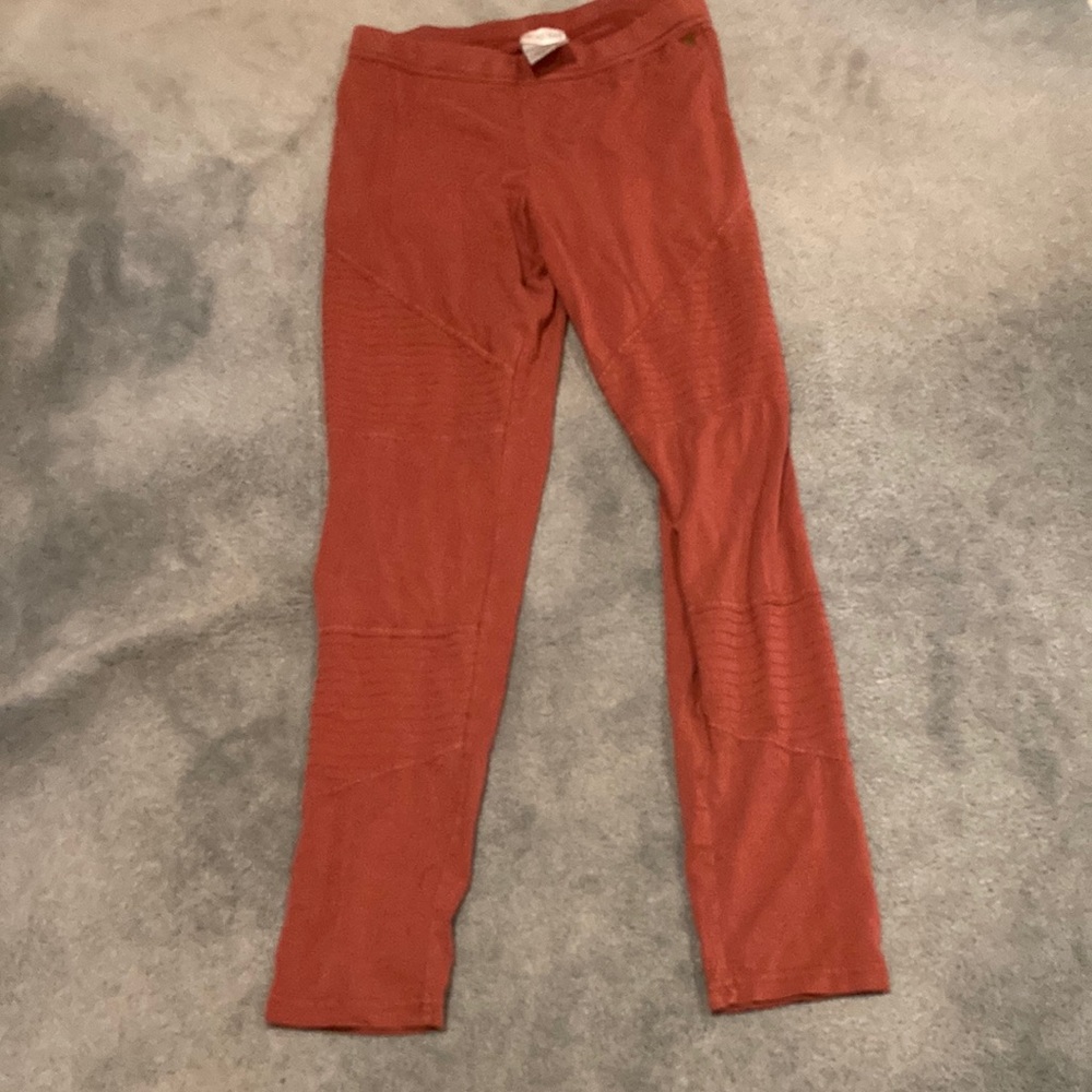 Guess woman’s pants size medium NWOT